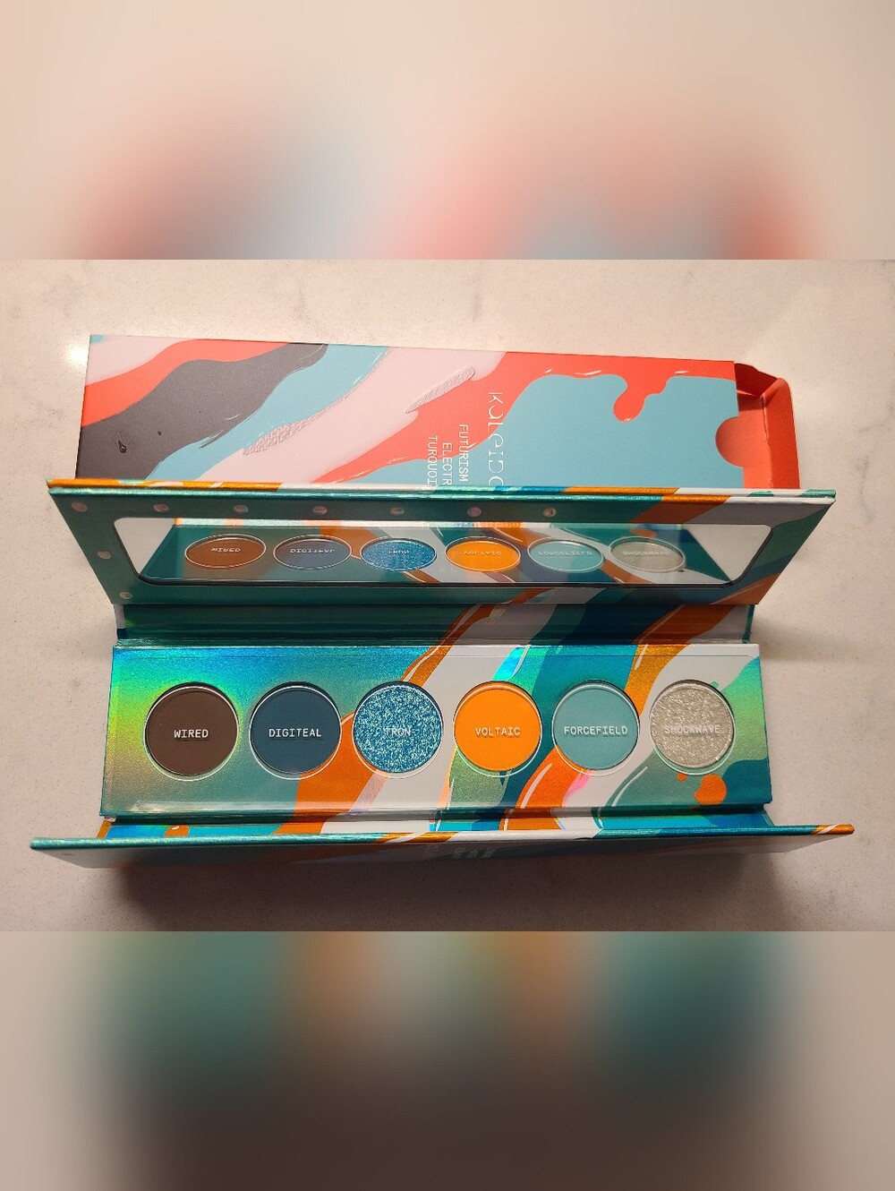 Kaleidos Futurism V ELECTRO-TURQUOISE Eyeshadow Palette